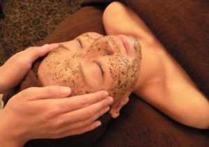 冬の乾燥に効果的なフェイシャルno 1はコレ ブログ Lunasia ルナシア 京都烏丸 大阪梅田のインドエステ発の痩身マッサージ エステサロン